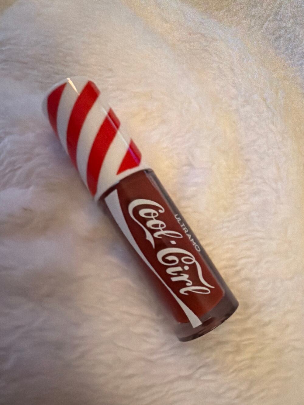 Ultramo Cool Girl Liquid Lipstick #2 Mate Matte Brick Red Candy Cane Cap